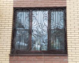 Кованые решетки на окна. Индивидуальный дизайн. №111