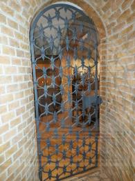 Кованая дверь с хомутами № 318