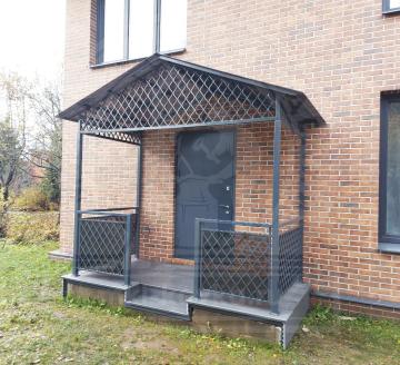 Кованый козырек и перила. Индивидуальный дизайн №290