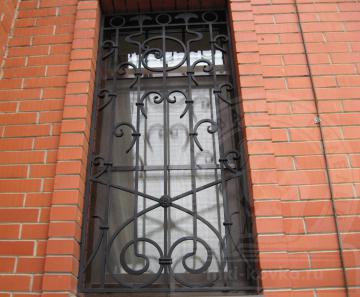 Кованые решетки на окна №56