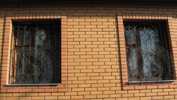 Кованые решетки на окна №58