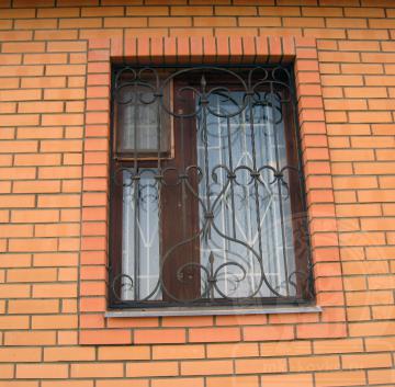 Кованые решетки на окна №58