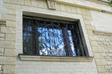 Кованые решетки на окна №90