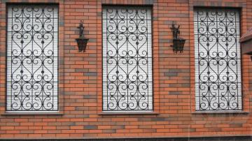 Кованые решетки на окна №92