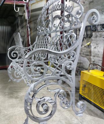 Кованая скамейка для сада или парка. Ширина 1,25 м. Индивидуальный проект №93.