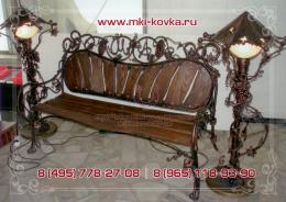 Кованая скамейка и торшеры выполненные с виноградной лозой №04 от 60 000 руб.