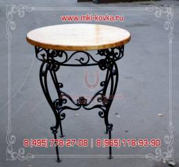Кованый стол круглый с деревянной столешницей №28 от 17 000 руб.