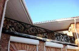 Кованое балконное ограждение с виноградной лозой, ветками роз ручной работы №95