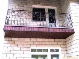 Кованое балконное ограждение вогнутой формы №86