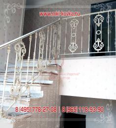 Кованые перила для лестницы в белом цвете №338 фото 2