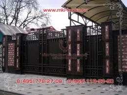 Кованые ворота закрытые в сочетании с калиткой и навесом  №182 от 12 000 руб. за м2