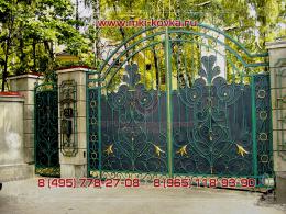 Кованые ворота полузакрытого типа с растительным орнаментом и позолотой  №181 от 13 000 руб. за м2