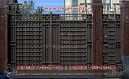 Кованы ворота закрытые, выполнены в строгом стиле  №187 от 40 000 руб. за м2