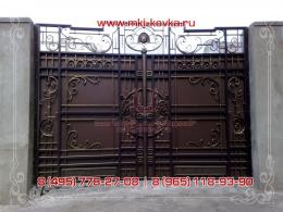 Кованые ворота закрытого типа, выполненные в строгом стиле  №184 от 15 000 руб. за м2